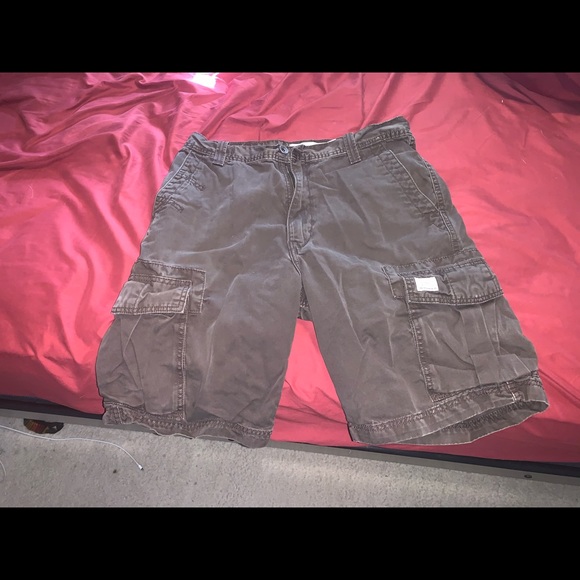 Men’s Levi’s Cargo Shorts Brown Green 33 GUC - Picture 2 of 6